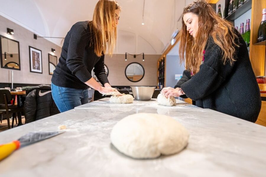 Naples: Authentic Neapolitan Pizza Making Class - Location and timing in central Naples