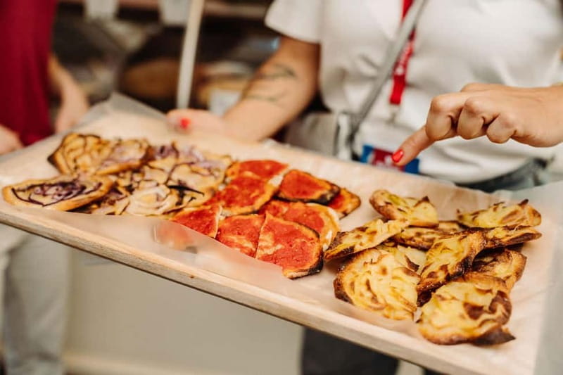 Naples: Pasta, Wine & Authentic Food Tour - Why this Naples food walk works after dark