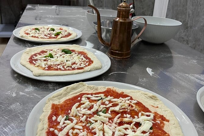 Naples: Pizza and Gelato Making Class - A three-hour schedule that feels like a meal