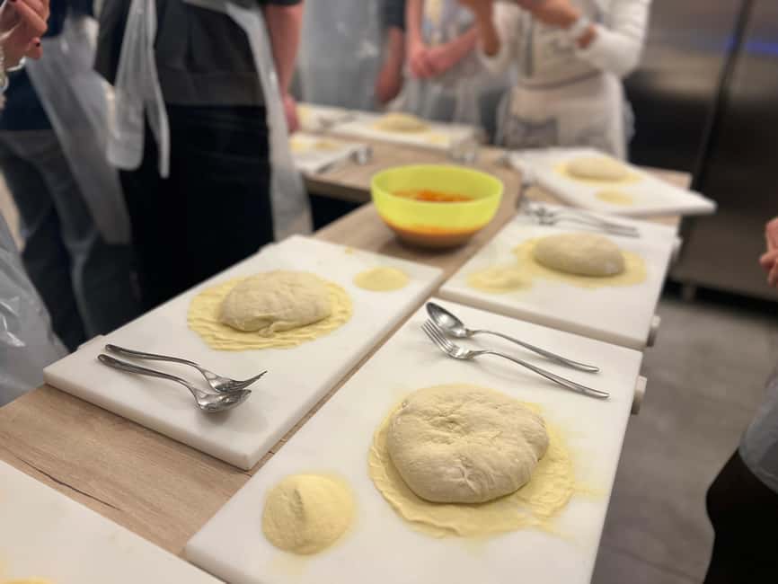 Naples: Pizza and tiramisu making class with unlimited wine - Starting at Antica Pizzeria Chiaia