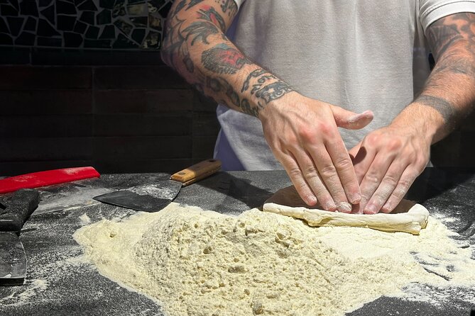 Naples Pizza Class: Learn, Bake & Eat the Authentic Pizza Taste - From flour and yeast to a workable pizza dough
