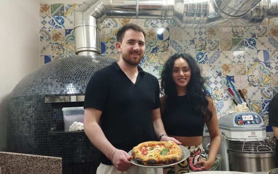Naples: Pizza Making Class with Neapolitan Chef and drink - What the $58 price includes