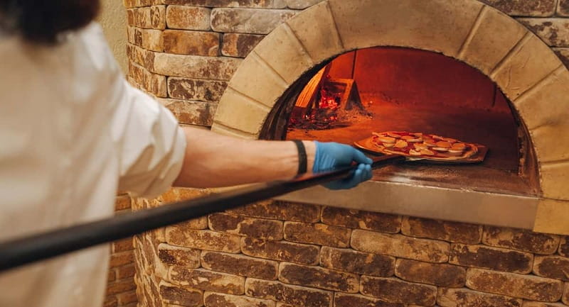 Naples: Premium Pizza Class From Dough to Dessert & Wine - What the pizzeria setting adds
