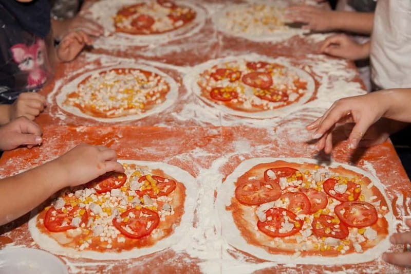 Naples: Premium Pizza Class From Dough to Dessert & Wine - Who will enjoy this most
