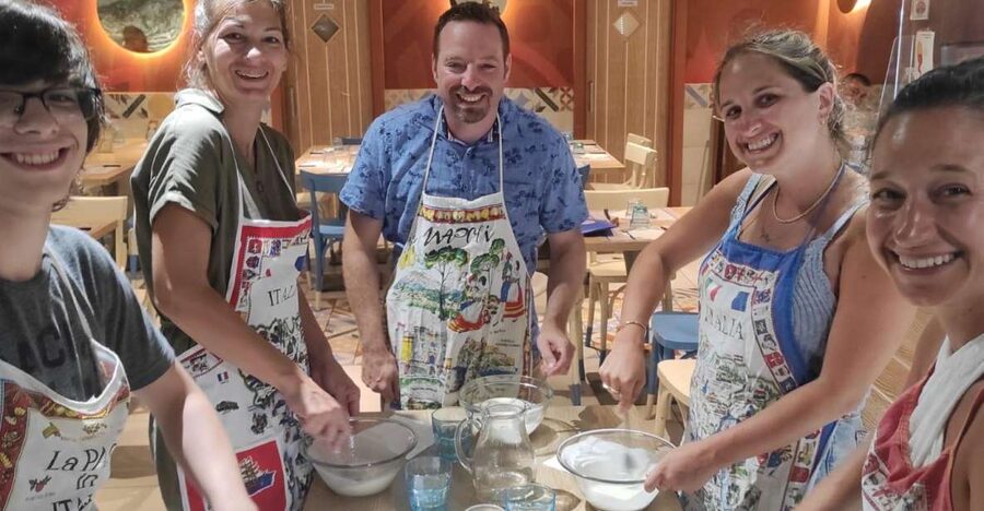 Naples: Small Group Pizza Making with Drink Included - Key points to know before booking