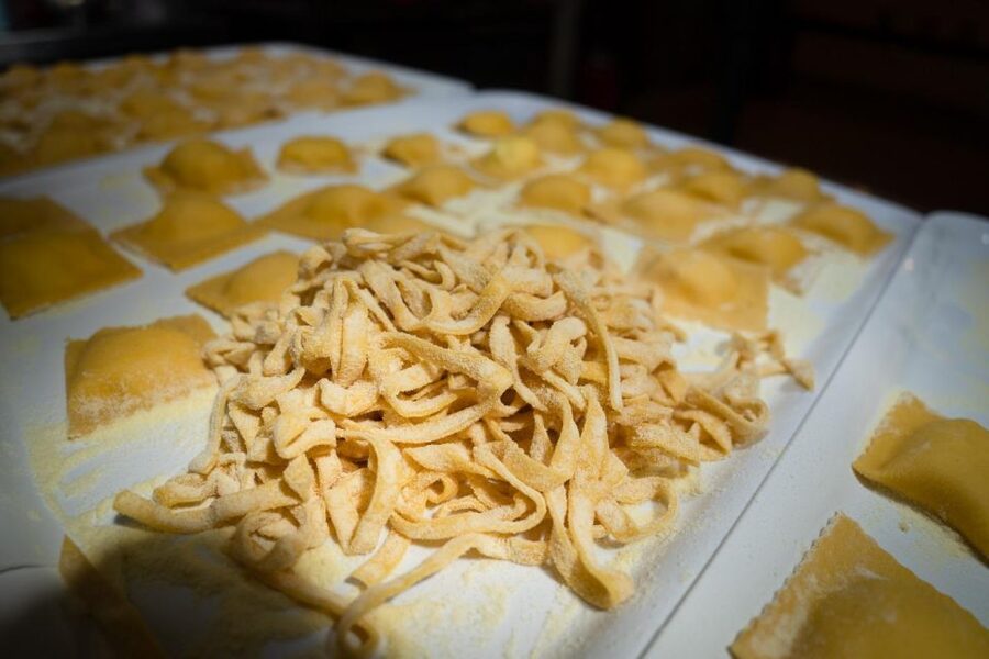 Neighborhood shopping & Homemade Pasta ! - Starting in Santo Spirito, Florence