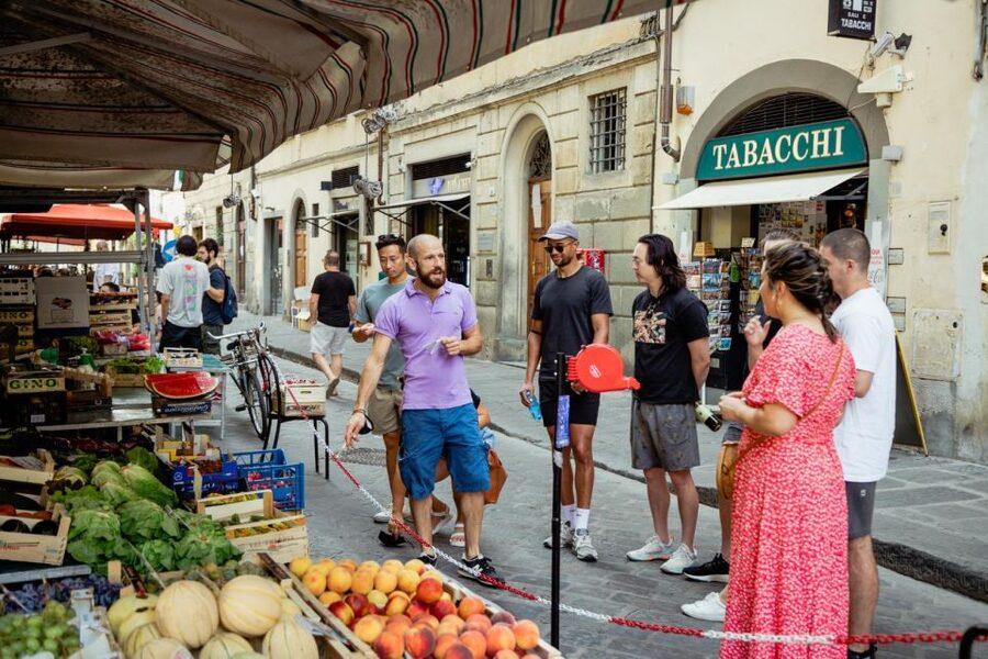 Neighborhood shopping & Homemade Pasta ! - Walking to the food studio