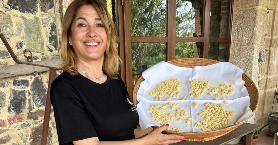 Oristano: pasta workshop with lunch - Eating what you made at lunch