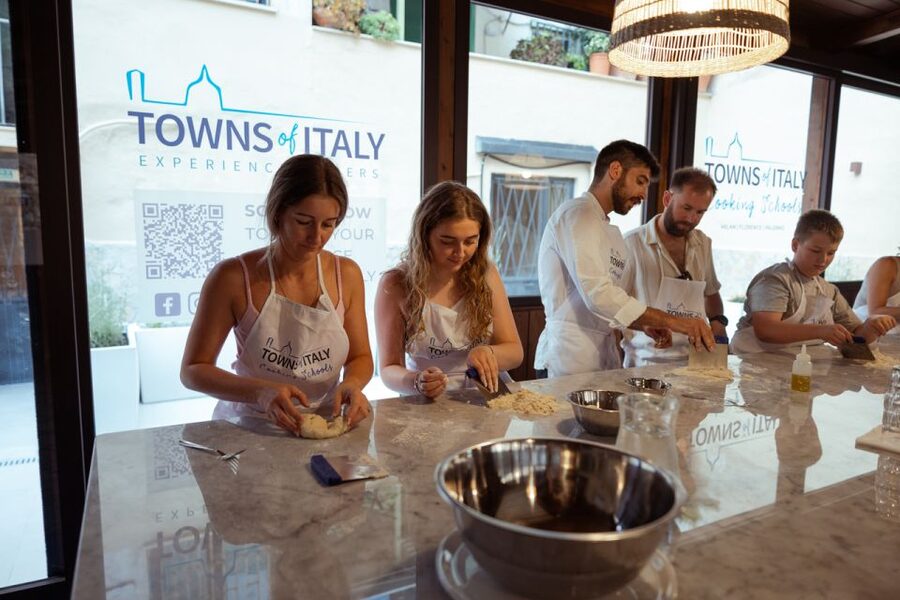 Palermo: Pizza and Gelato Cooking Class with Dinner and Wine - Why the chefs make a difference