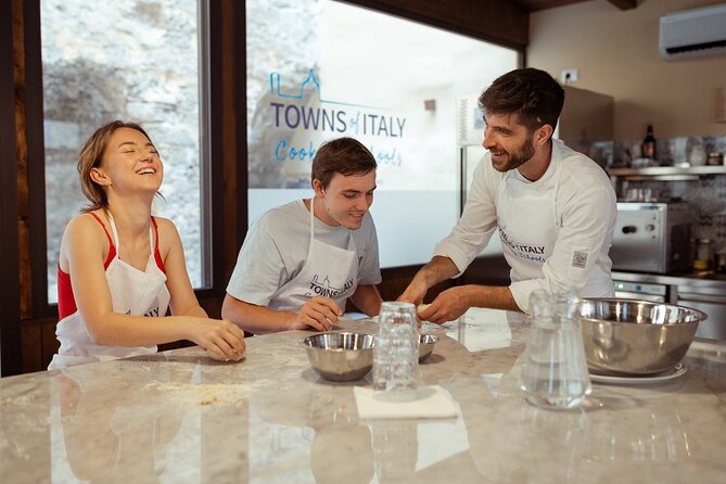 Palermo's Delight: Unleash the Secrets of Pizza and Gelato Making - Price, group size, and practical planning