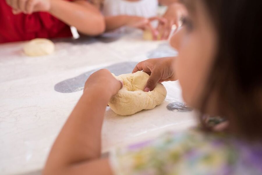 Partinico: Pizza-Making Class on an Organic Farm with Wine - Making pizza with your own hands