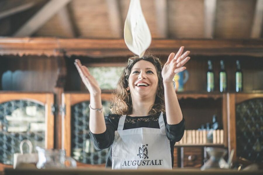 Partinico: Pizza-Making Class on an Organic Farm with Wine - Eating pizza on the veranda