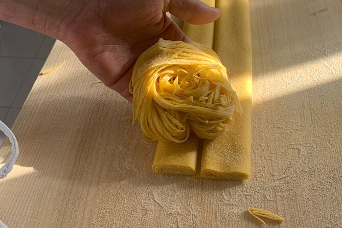 Pasta Academy Sfoglina Simonetta - Step two: rolling the sfoglia by hand