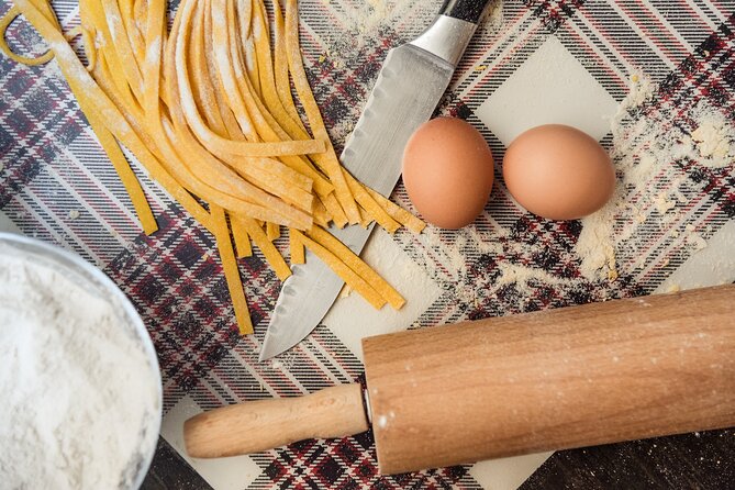 Pasta and Tiramisu Making Class at the Trevi Fountain - The value of a short Rome food activity