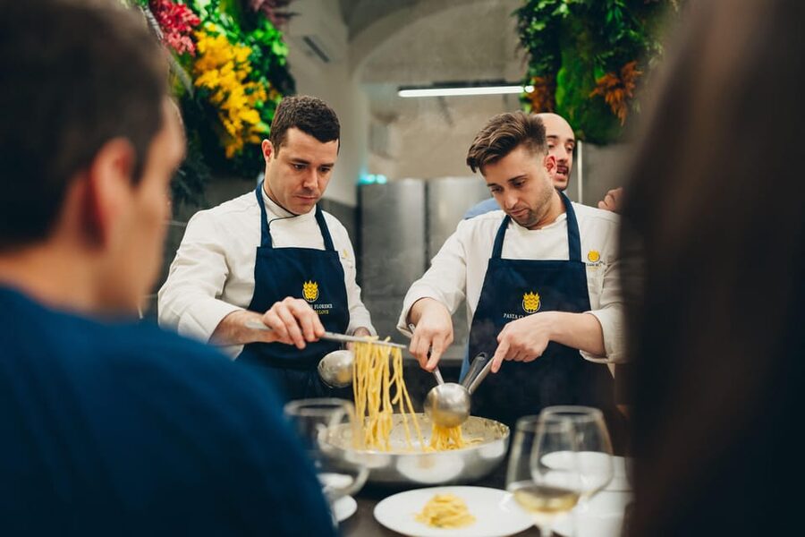 Pasta Class Florence | The art of pasta + Chianti wine tour - The 45-minute ride from Florence to Chianti