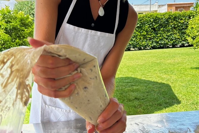 Pasta Cooking class in Pompeii - From Pompeii’s streets to Sabrina’s garden