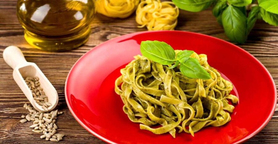 Pasta Cooking Class with Pesto Sauce Making in Rome Center - Key points at a glance