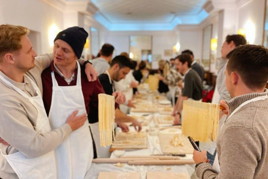 Pasta Cooking Class with Pesto Sauce Making in Rome Center - From worktable to Piazza Navona dinner