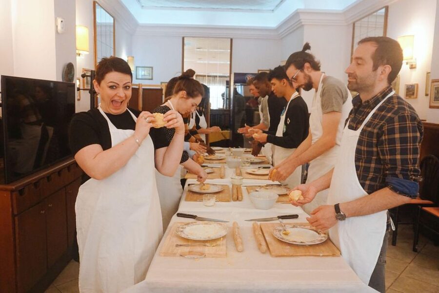 Pasta Cooking Class with Pesto Sauce Making in Rome Center - Who should book this Rome food experience