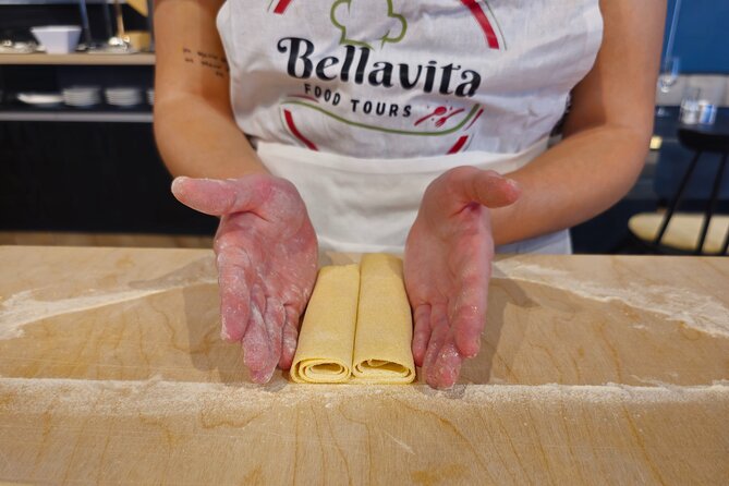 Pasta Fettuccine, Ravioli and Tiramisu MasterClass - Making pasta in central Rome