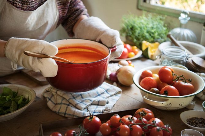 Pasta Fresca Hands-on Cooking Class with a Local in Como - A cooking class held in a local home