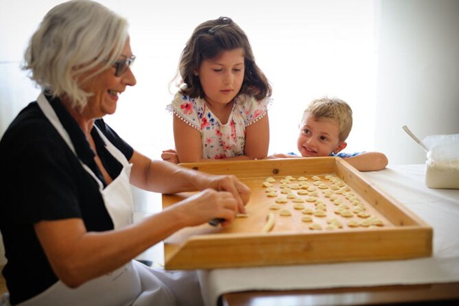Pasta-making class at a Cesarina's home with tasting in Modena - Rolling dough and learning the small tricks