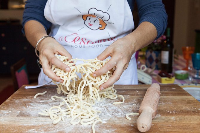 Pasta-making class at a Cesarina's home with tasting in Perugia - A private home and a personal host