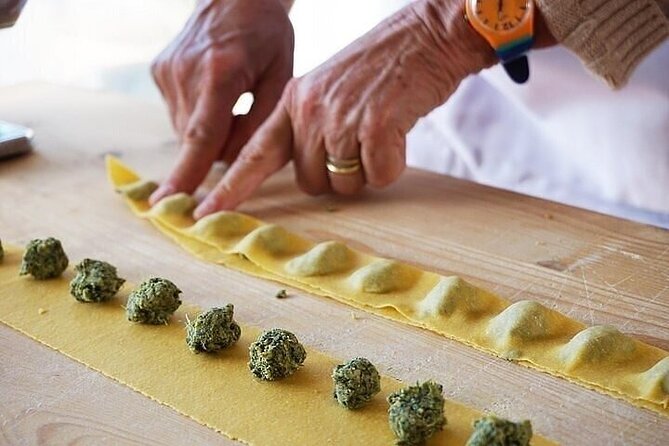 Pasta & Tiramisu Cooking Class + Italian Market Tour in Florence - Arriving at Cucineria La Mattonaia