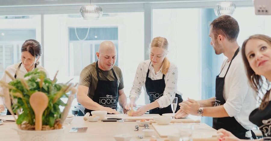 Pasta & Tiramisù making in the heart of Rome - Starting with prosecco and pasta dough