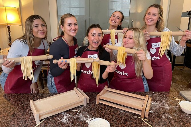 Pastamania - Florence Pasta Making Class - Fettuccine with tomato sauce