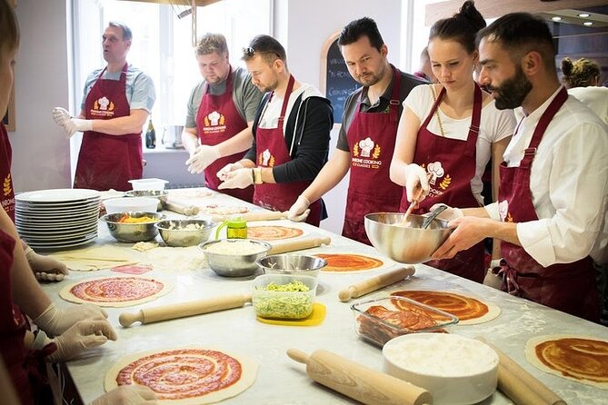 Pizza and Gelato Making Class in the Heart of Rome - Your welcome begins with prosecco and antipasti