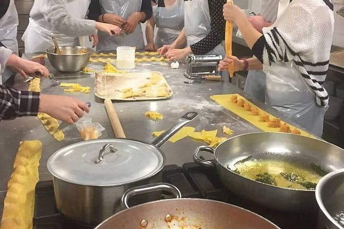 Pizza & Gelato: Family Cooking Class in Florence - From kitchen work to an Italian lunch