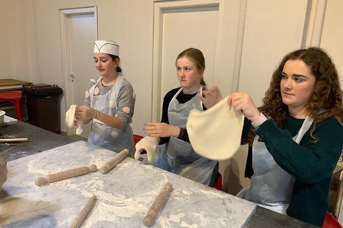 Pizza & Gelato Making Cooking Class in Florence - What You Actually Do With the Pizza Dough