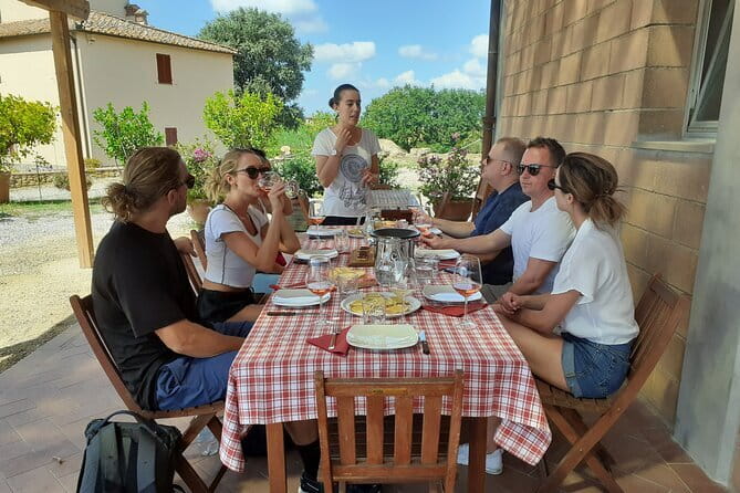 Pizza & Gelato Making Cooking Class in Florence - Group Size, Waiting, and Comfort