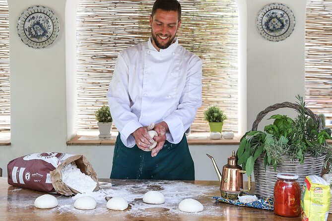 Pizza making classes and tastings - Starting at 7:00 pm in central Ischia