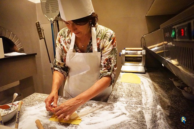 PIZZA Making & GELATO Experience - Cooking Class - Making dinner instead of just admiring Florence