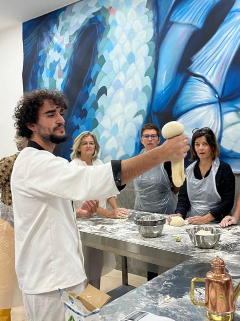 Pizza-Making Workshop by night with glass of wine - Key points at a glance