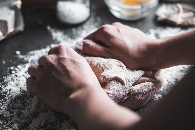 Pizza, Pasta and Tiramisù Cooking Class with Chef in Rome - What this Rome cooking class actually offers