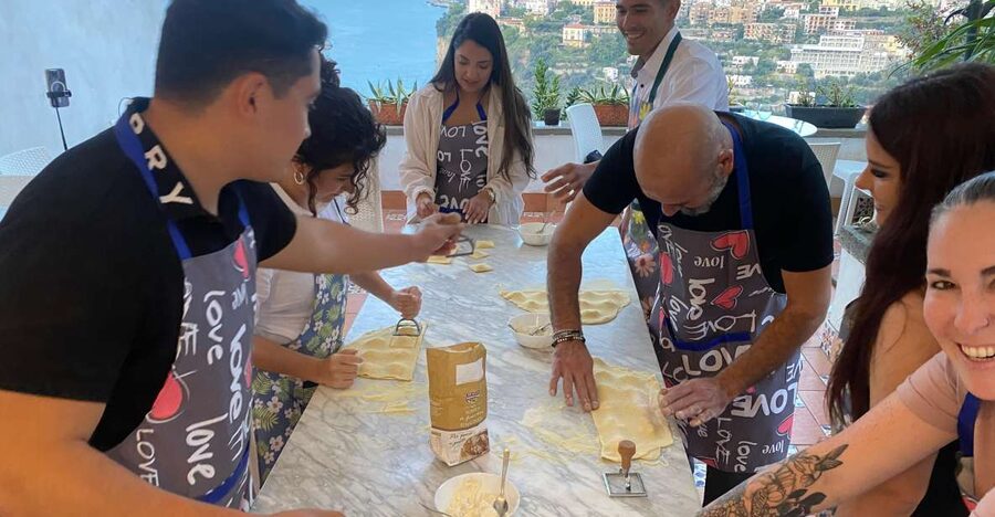 Pizza pasta e sorrento traditional cuisine 100% hands on - Meeting up and getting there