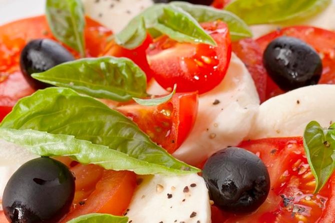 Pizza School, Learn the authentic art of making Pizza - Mixing, kneading, and stretching the dough