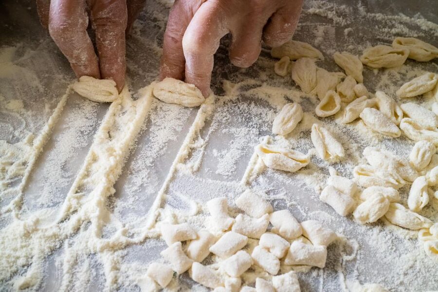 Polignano a Mare: Pasta Making Cooking Class with Drink - Learning about Puglia between the pasta shapes