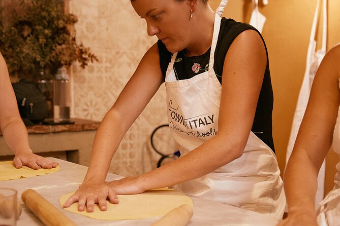 Premium Pasta and Gelato Cooking Class in Florence - Ravioli from scratch, then tagliatelle
