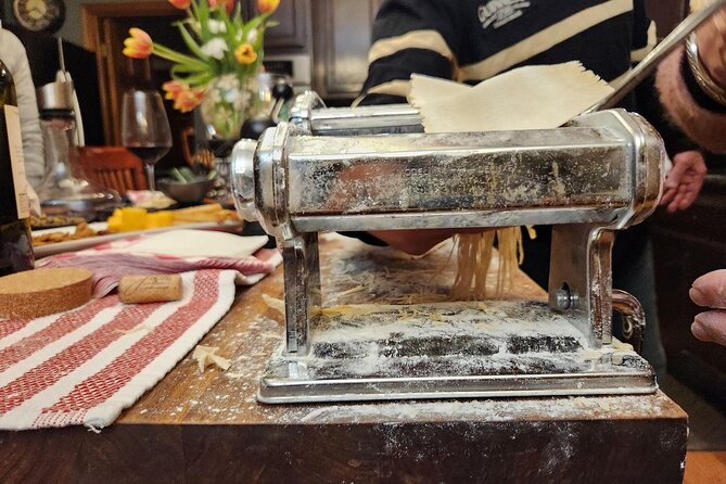 Private Chicago-style deep dish pizza or pasta making class - Sitting Down to Eat What You Made