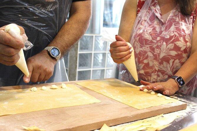 Private Fettuccine Alfredo and Ravioli Class Grandma recipe - The practical side of booking