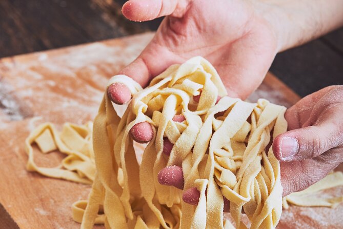 Private Home-Made Pasta Cooking Class in Pisa. - Learning pasta from flour to table