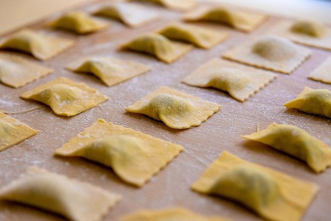 Private pasta-making class at a Cesarina's home with tasting in Arezzo - The meal is part of the lesson