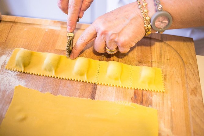 Private pasta-making class at a Cesarina's home with tasting in Parma - The hosts make the difference