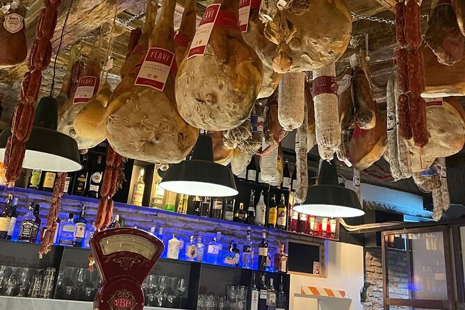 Private Pasta & Tiramisu Cooking Class with Unlimited Wine - What the private format adds