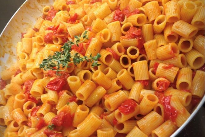 Private Testaccio Market Tour and Pasta Class in Rome with Chiara - From kitchen lesson to Roman lunch