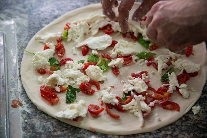 Real Neapolitan Pizza Class in a Historic Pizzeria - Key points at a glance